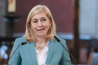 Kommentar zur Forderung nach Übernahme von Krankenkassenbeiträgen für Bürgergeldempfänger: Machbar, aber nicht alles - Bundesgesundheitsministerin Nina Warken (CDU) fordert, dass der Bund die Krankenkassenbeiträge von Bürgergeldempfängern übernehmen soll.