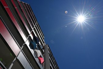 Kommentar zur Hitze: Die Politik ist aktiv gefordert - Der Klimawandel und die Hitze wirken sich in Städten besonders drastisch aus und stellen die politisch Verantwortlichen vor große Herausforderungen.