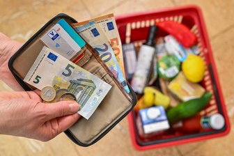 Kommentar zur Inflationsrate: Vorsichtiger Optimismus für die Zukunft - Die Inflationsrate in Deutschland ist um mehr als 2 Prozent gestiegen.