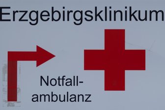 Kommentar zur Lage der Krankenhäuser im Erzgebirge: Klinik-Aus zeigt Grenzen der Politik auf - Selbst ein Notfall: Das Erzgebirgsklinikum.