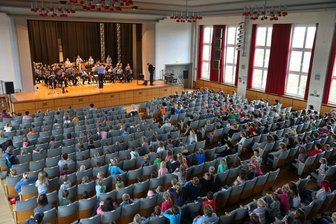 Kommentar zur Meeraner Stadthalle: Das darf nicht schief gehen - Blick in den großen Saal der Meeraner Stadthalle.