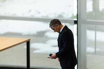 Kommentar zur Misstrauensabstimmung in Erfurt: Höckes Drang nach Aufmerksamkeit - Der Thüringer AfD-Chef Björn Höcke ist mit seinem Misstrauensvotum im Landtag gescheitert.