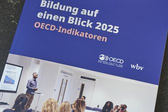 Kommentar zur OECD-Bildungsstudie: Der ständige Bildungsskandal - Die  OECD-Studie „Bildung auf einen Blick 2025“.