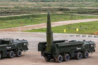 Kommentar zur Raketenstationierung: Russland zwingt den Westen zurück in den Kalten Krieg - Schon vor dem Krieg gegen die Ukraine hat Russland in Kaliningrad, dem früheren Königsberg, atomar bestückbare Iskander-Raketen auf mobilen Abschussrampen stationiert, die ostdeutsche Städte wie Berlin, Cottbus oder Rostock bedrohen.