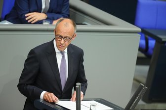 Kommentar zur Regierungserklärung von Friedrich Merz: Die neue deutsche Rolle - Bundeskanzler Friedrich Merz (CDU) gibt im Bundestag eine Regierungserklärung zu seinen außenpolitischen Zielen ab.