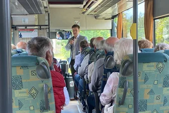 Kommentar zur Seniorenrundfahrt in Penig: Paradebeispiel für Teilhabe - Die Seniorenrundfahrt in Penig ist ein Paradebeispiel für Teilhabe von Senioren in Penig.