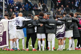 Kommentar zur Sieglosserie des FC Erzgebirge Aue: Jetzt gilt es – Alles oder nichts - Die Veilchen waren nach der Niederlage in Bielefeld bedient.