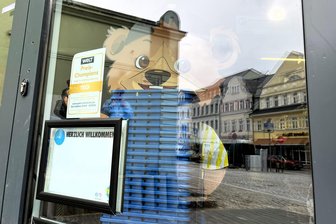 Kommentar zur Tedi-Ansiedlung in Hainichen: Viel Vertrauen verspielt - Die Tedi-Filiale am Markt in Hainichen. Die Tür bleibt weiter geschlossen.