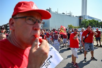 Kommentar zur VW-Krise und Zwickauer Politikern: Schweigen wirft Fragen auf - Die IG Metall ist in der VW-Krise laut. Zwickauer Politiker sind leise.