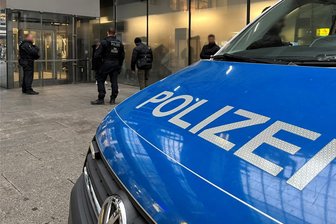Kommentare zum Tod eines Ausländers: Freiberger AfD-Stadtrat legt nach - Mehrfach hat die „Freie Presse“ zum Tod des Mannes aus Gambia und den folgenden Ermittlungen berichtet, zuletzt über die vorläufige Verhaftung eines Verdächtigen in der Chemnitzer Innenstadt.