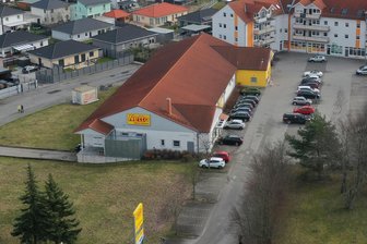Kommt Action doch nicht nach Werdau? - Im ehemaligen Netto-Markt in der Werdauer Sorge fanden unlängst noch zwei gut besuchte Sonderverkäufe statt. Ab Oktober hat sich dort der Non-Food-Discounter Action eingemietet. Das genaue Eröffnungsdatum steht noch nicht fest.