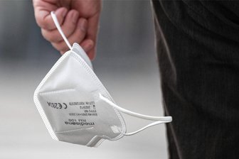 Kommt die Maskenpflicht in erzgebirgischen Krankenhäusern? Das sagen die Kliniken dazu - „Zum Schutz der Patienten sollten Besucher mit Erkältungssymptomen einen Krankenbesuch wenn möglich vermeiden“, sagt Mandy Koch von den Kliniken Erlabrunn. Muss man sich auf eine Maskenpflicht in Krankenhäusern einstellen?
