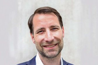 Kommunalwahl in Bayern: Plauener Kinobetreiber greift nach dem Chefsessel im Hofer Rathaus - Stefan Schmalfuß (CSU) hat bei der OB-Wahl in Hof am Sonntag die meisten Stimmen bekommen.