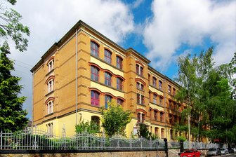 Kompakt-Schule will Gebäude von der Stadt Zwickau abkaufen - Das Gebäude in der Fröbelstraße 16 will die Stadt Zwickau an die Kompakt-Schule verkaufen.