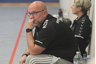 Kompakte Abwehr als Trumpf: Weißenborner Handballerinnen wollen Platz auf dem Podest untermauern - Daniel Mombreé, der Trainer der Rotation-Damen, hatte zuletzt vor allem bei Siebenmetern Grund zum Grübeln.