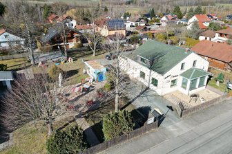 Konflikt eskaliert: Eröffnung des Ausflugslokals „Erdbeerschänke“ in Leubnitz ist nicht in Sicht - Seit Juni vorigen Jahres hat die „Erdbeerschänke“ einen neuen Pächter. Ein regelmäßiger Gaststättenbetrieb findet bisher nicht statt.