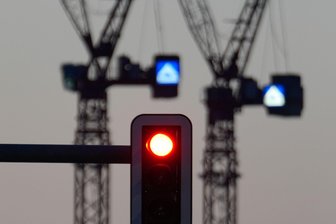 Konjunktur-Dämpfer erwartet - Stimmungseinbruch in Branchen - Die Bundesregierung erwartet einen deutlichen Konjunktur-Dämpfer im zweiten Quartal. (Archivbild)