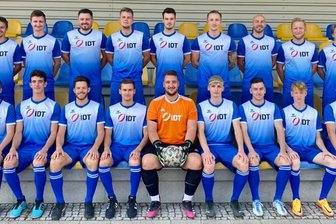 Konkurrenzkampf im Kasten ist eröffnet - 1. Mannschaft des VfB Annaberg 09, Saison 2022/2023: untere Reihe von links Leon Reichelt, Luca Lautz, Sebastian Halm, Danny Nixdorf, Franz Sander, Valentin Breitfeld, Toni Meyer, Florian Weiß, Nino Groschopp; obere Reihe von links Trainer Tobias Moritz, Richie Schulze, Franz Klemm, Tommy Meyer, Michael Moritz Lang, Manuel Thomas, Richard Freund, André Thiel, Sven Schreiter, Luca Walther, Co-Trainer Reiko Thomas. Es fehlen: Simon Schmiedl, Lenny Gehlert, Kamil Weisser und Don Ian Günther.