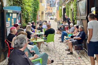 Konstruktives Altstadtgespräch in Schwarzenberg: Gute Stimmung und statt Vorwürfen erste Ideen - Zum Altstadtgespräch am Sonntagabend trafen sich gut 40 Schwarzenberger in der Künstlergasse.