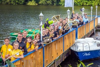 Konzert an Kirche ist Lichtblick für Oederaner Blasmusikanten - Ferienfreizeit und Probenlager: Die New Generation der Oederaner Blasmusikanten packte Spaß und Arbeit zusammen und verbrachte gemeinsam mit Freiberger Musikern Ferientage in der Jugendherberge Falkenhain an der Talsperre Kriebstein. 