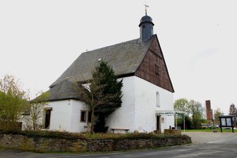Konzert auf Jehmlich-Orgel: Seltenes Musikerlebnis in der Kapelle Neuensalz - Die Kapelle Neuensalz ist ein Ort der Kunst und Kultur. Am Sonntag erklingen moderne Weihnachtslieder und die Jehmlich-Orgel wird gespielt.