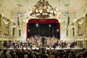 Konzert-Highlight in Zwickau – Theaterorchester spielt Sinfonie auch ohne Dirigent - 