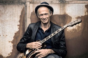 Konzert im Ratskeller Hainichen: Abi Wallenstein ist wieder da - Abi Wallenstein spielt am Freitagabend im Ratskeller Hainichen.