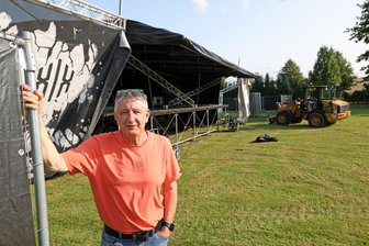 Konzert mit Band Weimar im Freibad in Waldenburg: Dürfen Besucher am Samstagabend ins Wasser springen? - Stadthallen-Chef Wolfgang Dorn organisiert das Konzert am Samstagabend im Freibad in Waldenburg.