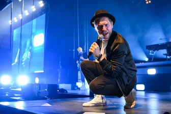 Johannes Oerding bei seinem Konzert in der Arena Leipzig.