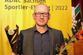 Konzert- wird zu Motorsporthaus - Einer der Geehrten: Jan Walther aus Oberwiesenthal, der seit Jahren im Autoslalom unterwegs ist. 