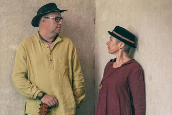 Konzertausstellung lädt in der Göltzschtalgalerie Auerbach ein - Steffen Goepel und Petra „Fly“ Mittag präsentieren Malerei und Musik in Auerbach.