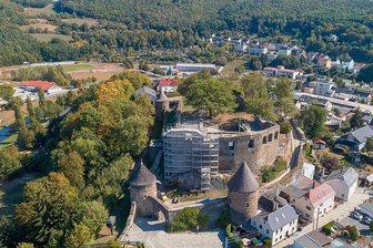 Konzerte aus dem Hühnerstall: Auftakt für neue Musikreihe im Vogtland - Auf der Burgruine Elsterberg (das Foto ist eine ältere Aufnahme) findet am Samstag die Premiere der neuen Konzertreihe statt.
