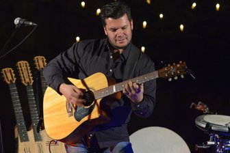 Konzerte, Zirkus und Partys: Was zum Jahreswechsel in Westsachsen los ist - Vincete Patiz spielt am Montag, 18 Uhr ein Weihnachtskonzert in der Kirche Ortsmannsdorf.