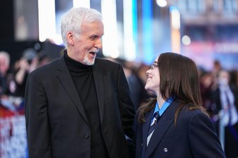 Konzertfilm von Billie Eilish: "Es ist sehr überwältigend" - Hollywood-Regisseur James Cameron und Pop-Superstar Billie Eilish verstehen sich prächtig.