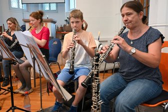 Konzertprojekt in Chemnitz: Jüngster Musiker begeistert von Tango und Oboe - Jakob und Ilka Stöß bei der Probe, einen Tag vor dem Konzert der Sommerphilharmonie.