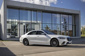 Kooperation mit Mercedes: TU Chemnitz macht S-Klasse leichter - In der neuen S-Klasse kommen Materialien zum Einsatz, die Mercedes gemeinsam mit der TU Chemnitz entwickelt hat.