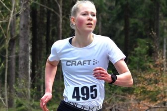 "Kopf ausschalten und einfach laufen" - Charlotte Böhme (SV Stützengrün) gewann die Frauenkonkurrenz beim 33. Aschberglauf.