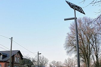 Kornbach erhält neue Lampen - Im oberen Dorf von Kornbach stehen die neuen Lampen. 