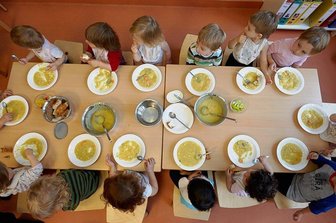Kosten für das Essen in Plauener Kitas steigen - Jedes Kind hat eine warme Mahlzeit verdient.