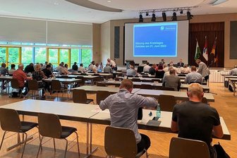 Kostenexplosion beim Breitbandausbau im Landkreis Zwickau: Viele Fragen bleiben offen - Der Kreistag Zwickau musste sich am Mittwoch mit den horrenden Mehrkosten für den geplanten Breitbandausbau beschäftigen.