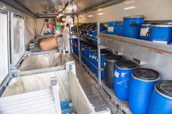 Kostenfreie Schadstoffentsorgung: Mobil rollt durch den Landkreis Zwickau - Das Schadstoffmobil geht wieder auf Tour.