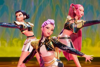 „KPop Demon Hunters“: Was macht diesen Film zur neuen Nummer eins bei Netflix? - Die Band HUNTR/X liefert im Film „KPop Demon Hunters“ Welthits.