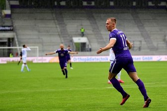 Krüger verlängert Vertrag bei Erzgebirge Aue - Florian Krüger (r.) hat seinen Vertrag beim FC Erzgebirge Aue verlängert.
