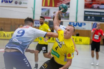Krachende Heimpleite für den SV 04 Oberlosa: Vogtländer kassieren erste Niederlage in der 3. Liga - Matevz Kunst traf bei der krachenden Niederlage gegen Kornwestheim sieben Mal.
