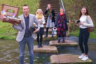Kräutermanufaktur sucht für neue Ideen Unterstützer - Rüdiger und Katja Sagan (von links) mit Tochter Lilli-Jane (rechts) und den Mitarbeiterinnen Angela und Bernadette haben in der für sie schwierigen Zeit der Coronapandemie Pläne für die Zukunft entwickelt und wollen das Unternehmen breiter aufstellen.