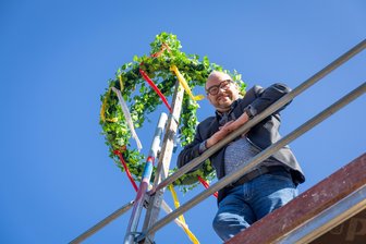 Kraftakt eines Schul-Caterers: Limbach-Oberfrohnaer Unternehmen baut neu und will Preise dennoch stabil halten - Uwe Probst ist der Chef bei „Fresh4Kids“. Jetzt feierte er Richtfest für seinen Neubau.
