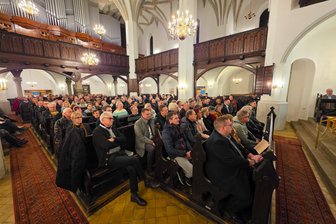 Kraftakt Kirchturmrettung: Riesiges Interesse sorgt in Oelsnitz für neuen Schwung - Die Informationsveranstaltung zur Zukunft der Oelsnitzer Stadtkirche St. Jakobi war sehr gut besucht.