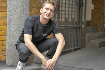 Kraftklub-Sänger Felix Kummer kündigt finales Konzert zu Solo-Album "Kiox" an - Felix Kummer