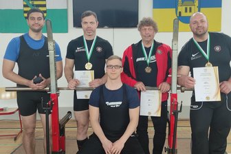 Kraftsportler aus dem Erzgebirge sichern sich Titel und Medaillen - Die Bankdrücker des FC Erzgebirge Aue standen bei der Sachsenmeisterschaft mehrfach auf dem Podest.