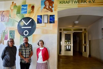 Kraftwerk Chemnitz: Der Avantgardist in der Soziokultur - Seit Jahrzehnten für das Kraftwerk engagiert: Kerstin Wolf, Uwe Klötzer und Ute Dziuballa.